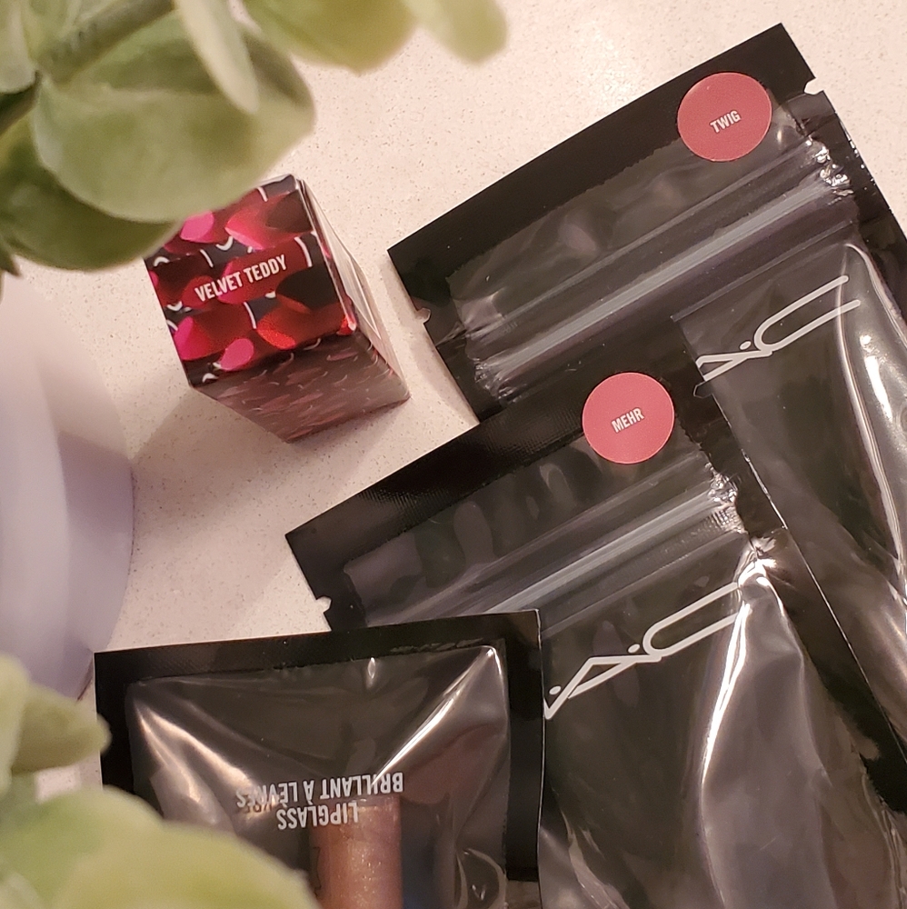 MAC lipsticks and lip glass bundle